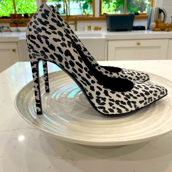 Saint Laurent Black and White Heels - Picture 2 of 7